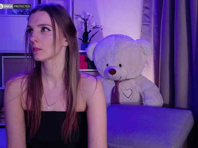 Karamelsw Live Webcam on BongaCams