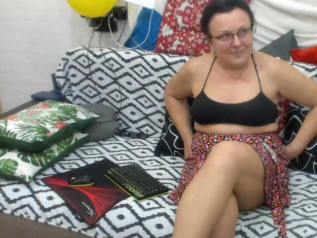 KyliePage1 from BongaCams