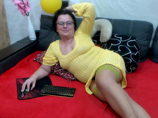 KyliePage1's BongaCams show and profile