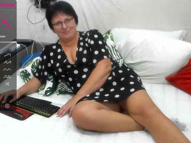 KyliePage1 webcam