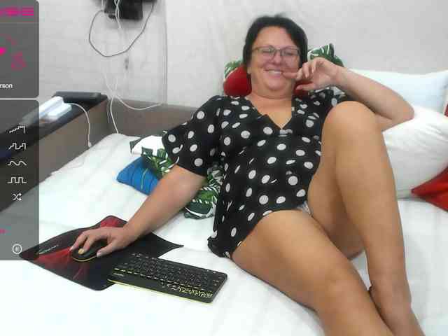 KyliePage1 webcam
