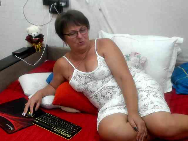 KyliePage1 webcam