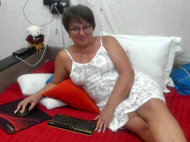 KyliePage1 webcam