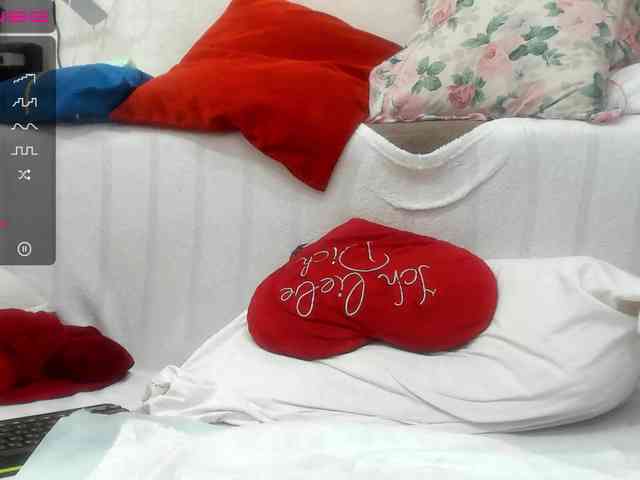 KyliePage1 webcam