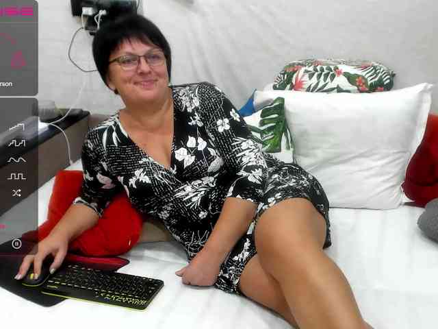 KyliePage1 webcam