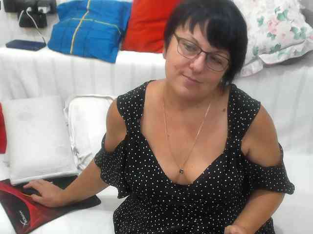 KyliePage1 webcam