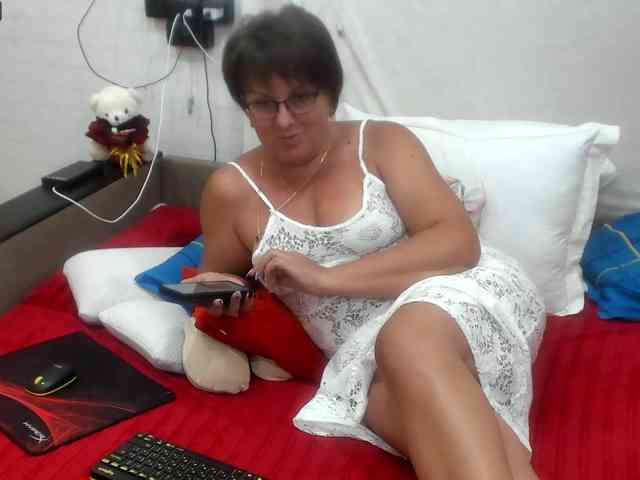 KyliePage1 webcam