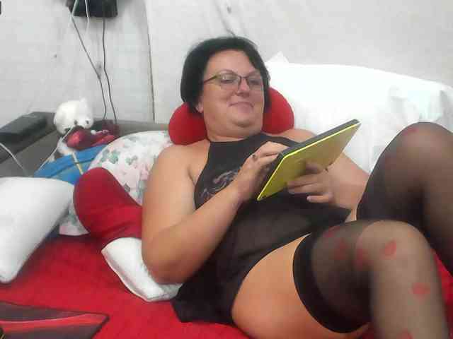 KyliePage1 webcam