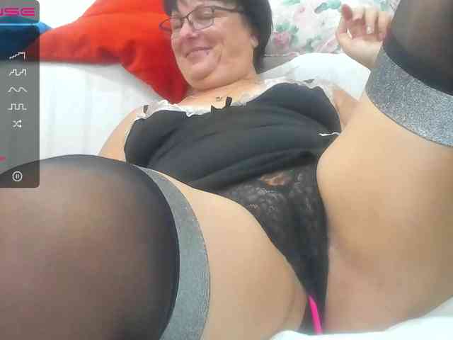 KyliePage1 webcam