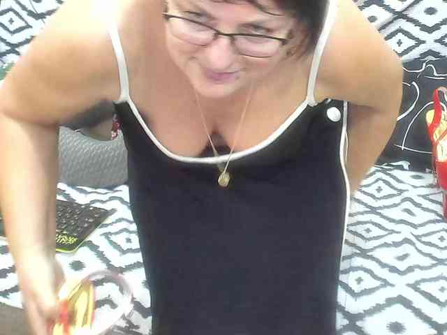 KyliePage1 KyliePage1