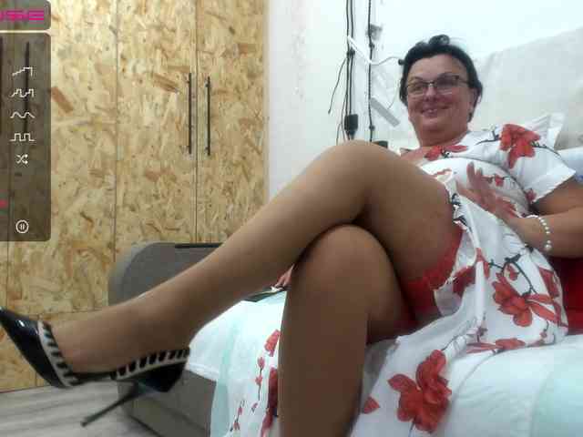 voyeur upskirt KyliePage1