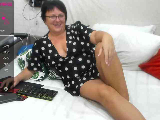 KyliePage1 webcam
