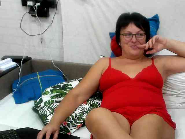 KyliePage1 webcam