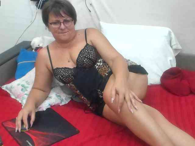 KyliePage1 webcam