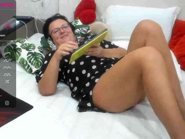 KyliePage1 webcam