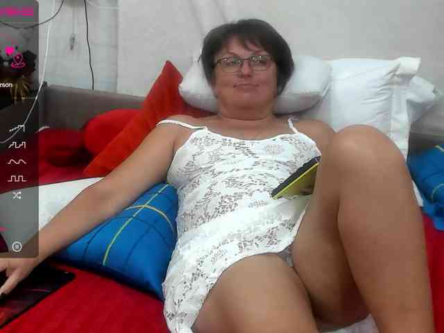 KyliePage1 webcam