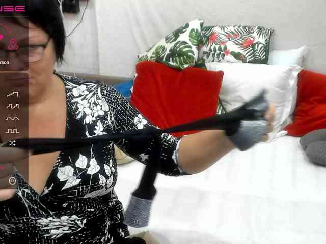 KyliePage1 webcam