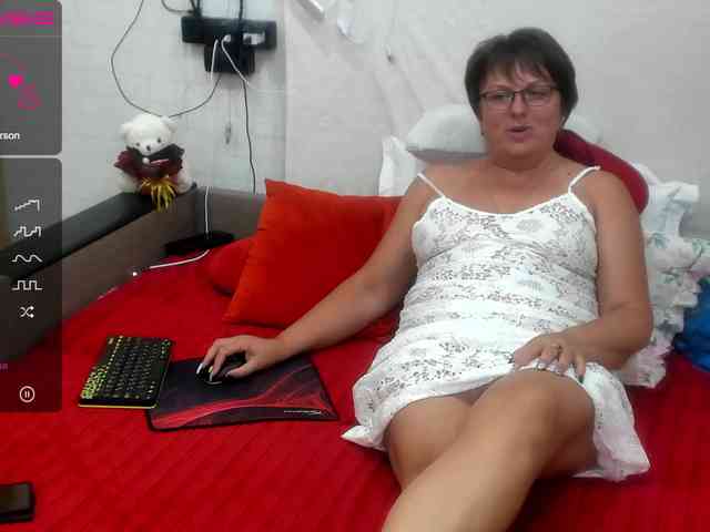 KyliePage1 webcam