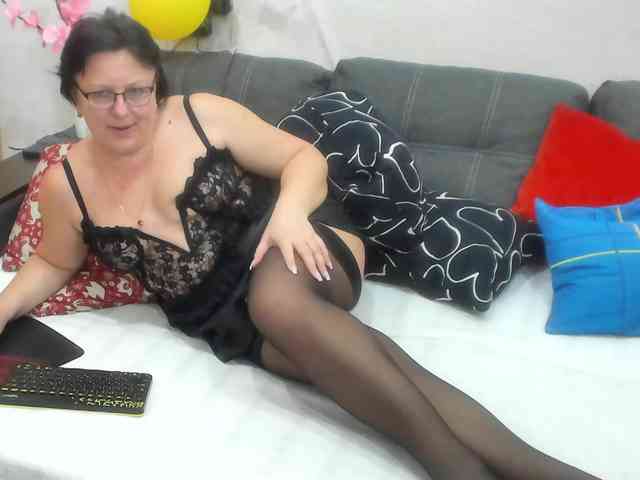 KyliePage1 KyliePage1