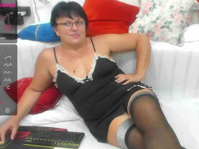 KyliePage1 webcam