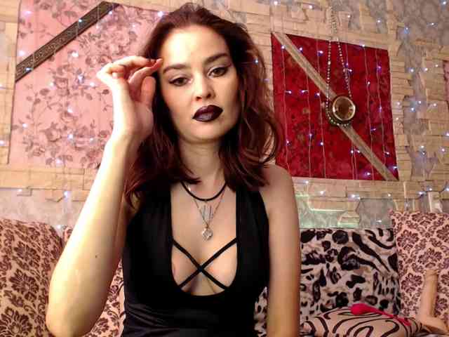 Tinellia Live Webcam on BongaCams