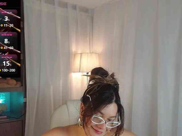 leilamendez Live Webcam on BongaCams