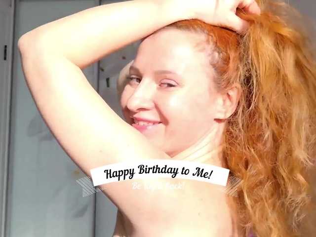 ladybigsmile's BongaCams show and profile