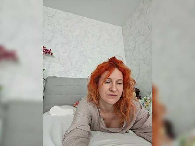 ladybigsmile's BongaCams show and profile