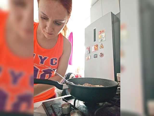 ladybigsmile's BongaCams show and profile