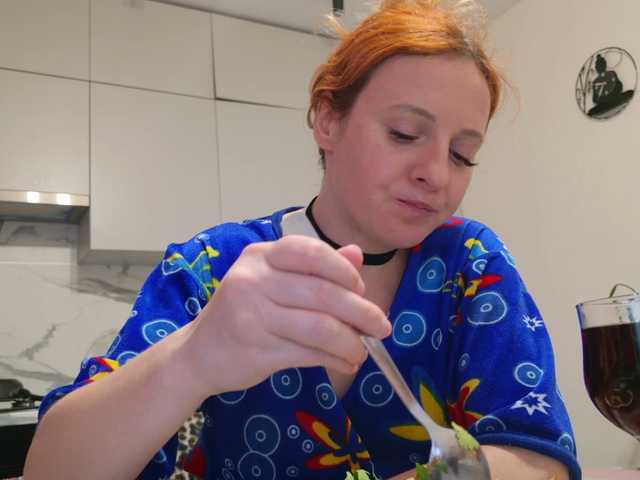 ladybigsmile's BongaCams show and profile