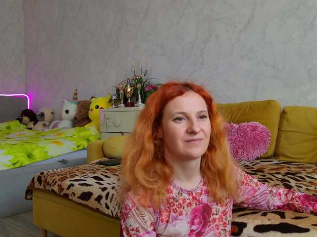 ladybigsmile's BongaCams show and profile