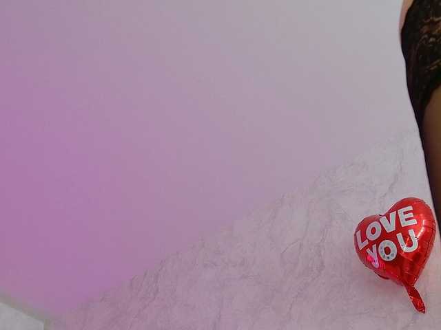 ladybigsmile's BongaCams show and profile