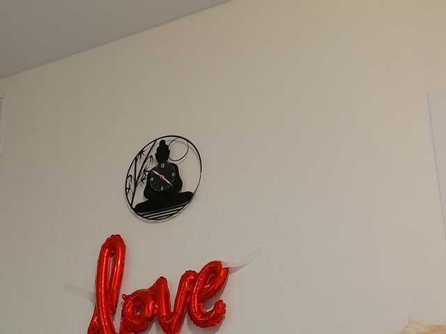 ladybigsmile's BongaCams show and profile