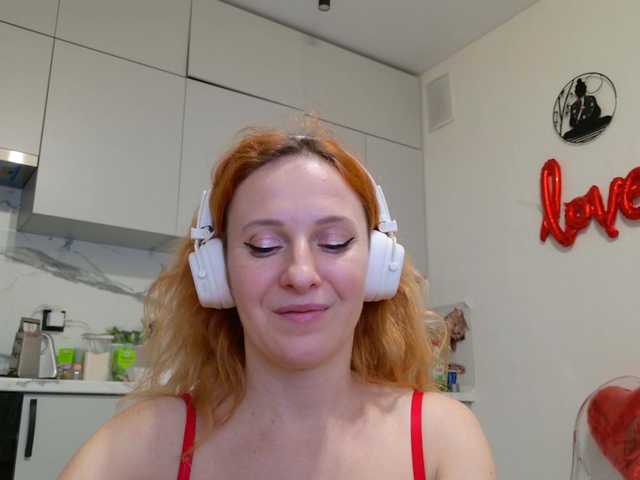 ladybigsmile from BongaCams is Freechat
