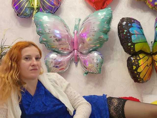 ladybigsmile's BongaCams show and profile