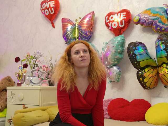 ladybigsmile's BongaCams show and profile