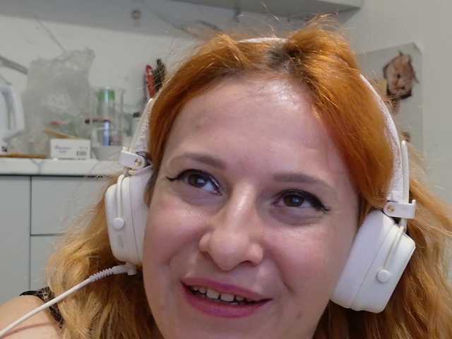 ladybigsmile's BongaCams show and profile