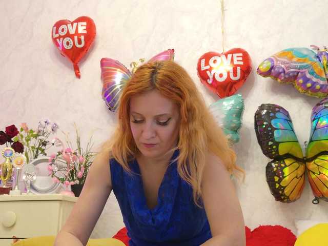 ladybigsmile's BongaCams show and profile