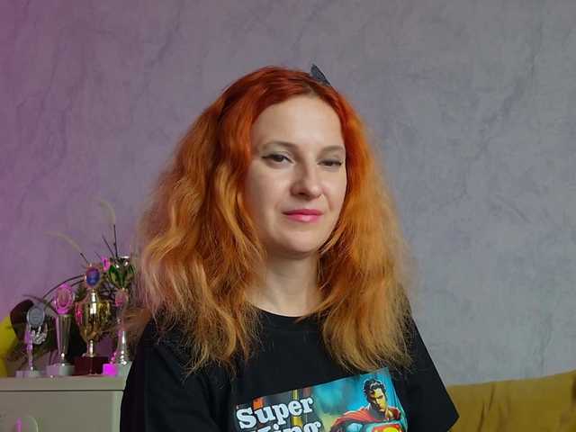 ladybigsmile's BongaCams show and profile