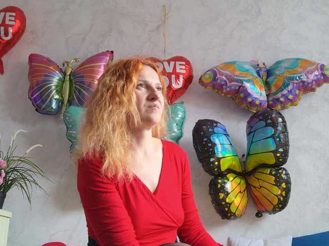 ladybigsmile's BongaCams show and profile