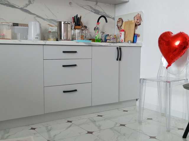 ladybigsmile's BongaCams show and profile