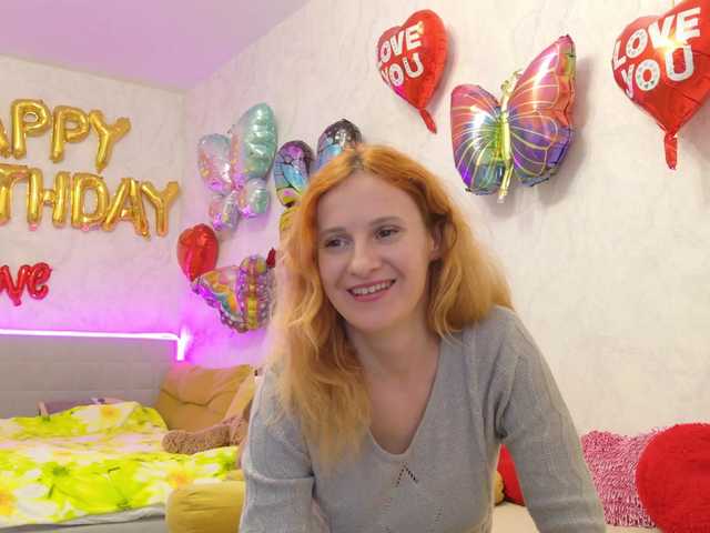 ladybigsmile's BongaCams show and profile