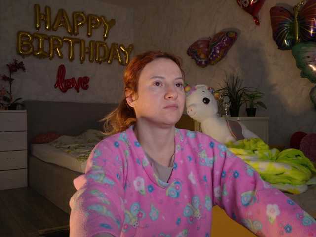 ladybigsmile's BongaCams show and profile