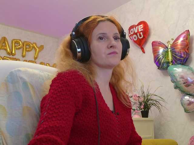 ladybigsmile's BongaCams show and profile