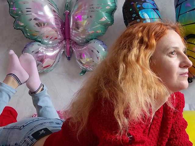 ladybigsmile's BongaCams show and profile