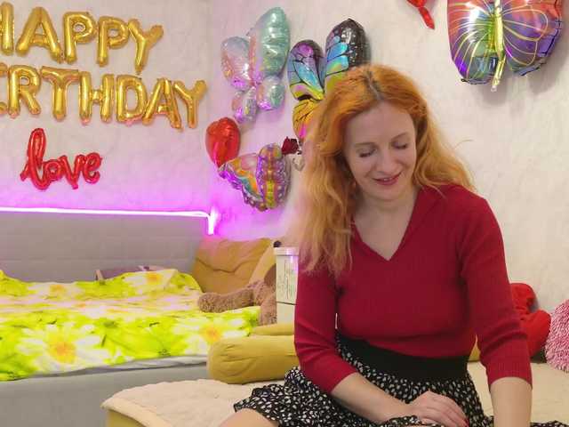 ladybigsmile's BongaCams show and profile