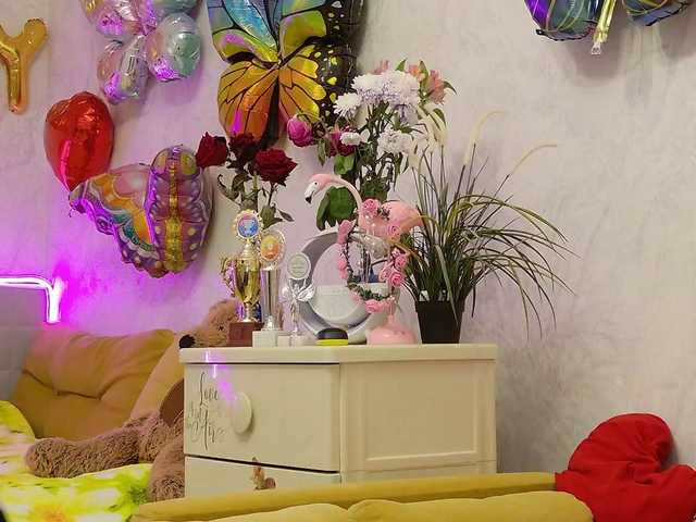 ladybigsmile's BongaCams show and profile