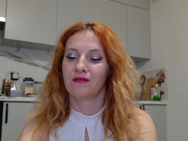ladybigsmile's BongaCams show and profile