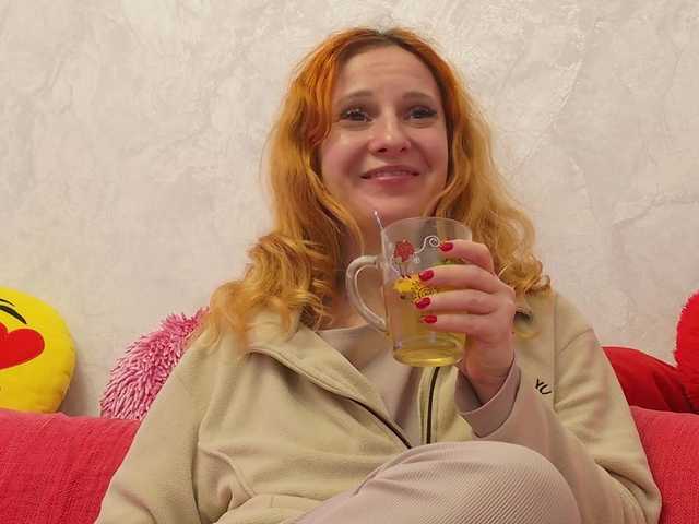 ladybigsmile's BongaCams show and profile