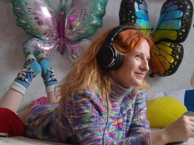 ladybigsmile's BongaCams show and profile